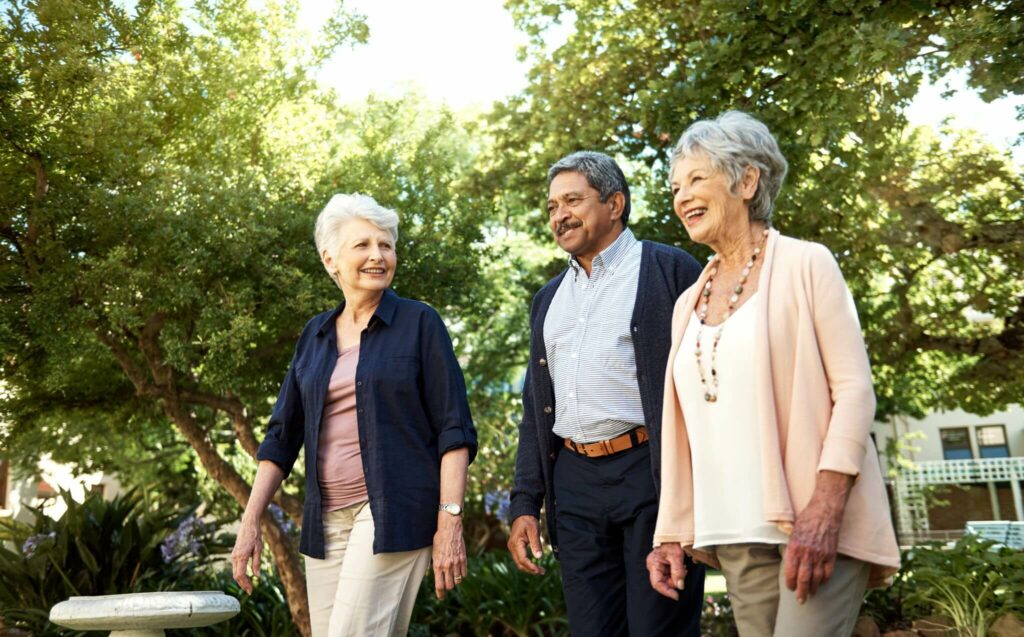 Agroup of friends enjoying a walk on-campus