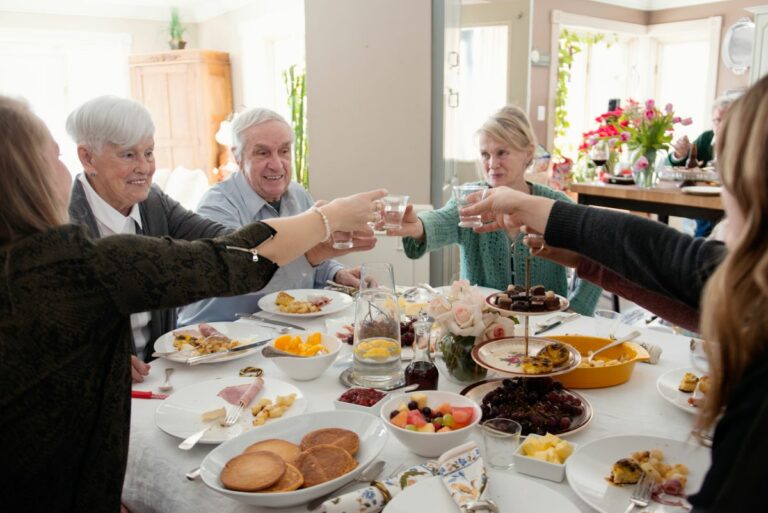 Seniors-at-Brunch-at-Bartlett-Reserve